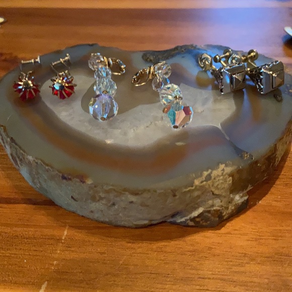 ••Sold•• Vintage golden screw back Earring GUC - Picture 4 of 10